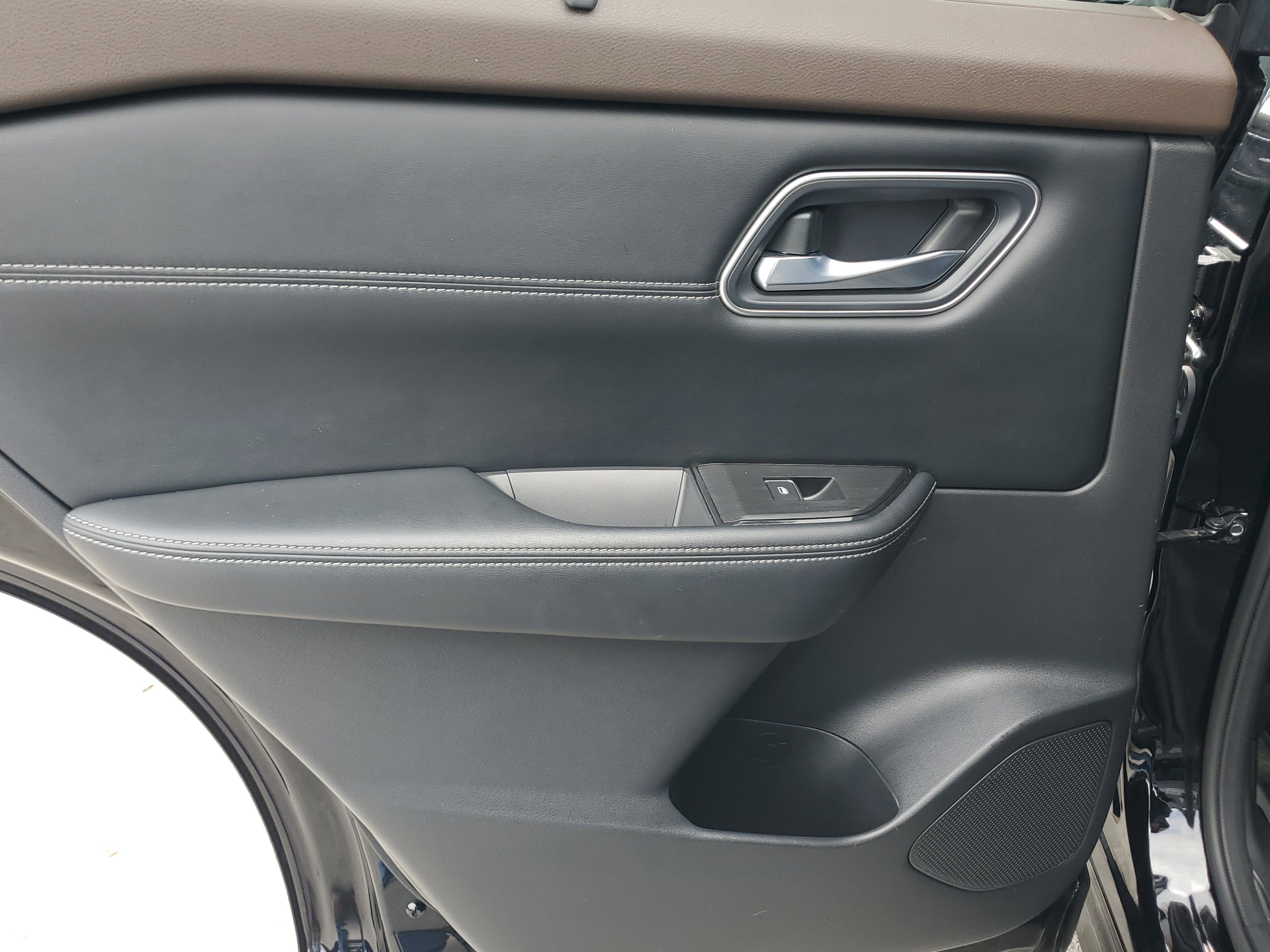 Used 2023 Nissan Rogue Platinum w/ Platinum Premium Package image 21