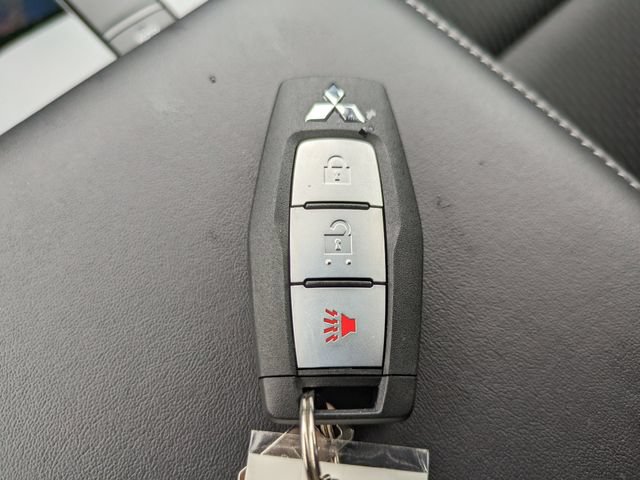 New 2026 Mitsubishi Outlander ES FWD image 28
