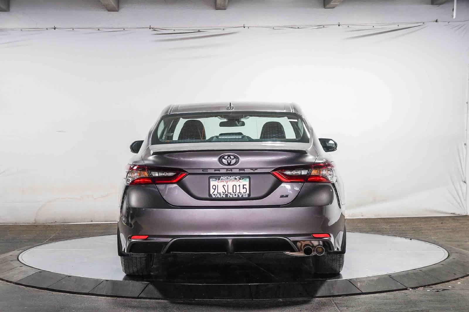 Used 2024 Toyota Camry SE w/ Blackout Package (TMS) FWD image 3