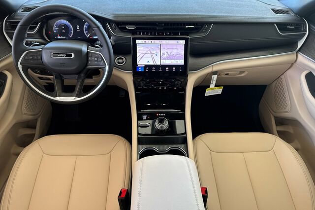 New 2025 Jeep Grand Cherokee Limited image 10