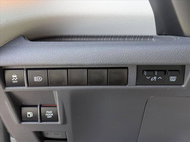 Used 2021 Toyota Sienna XLE FWD image 12