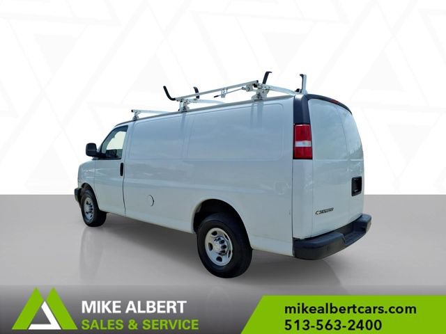 Used 2019 Chevrolet Express 3500 w/ Driver Convenience Package RWD image 5