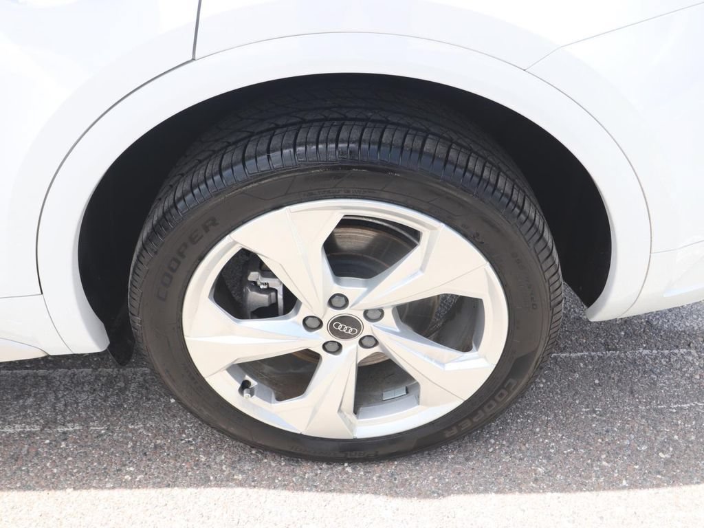 Used 2021 Audi Q5 2.0T Premium Plus w/ Premium Plus Package AWD/4WD image 24