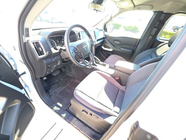 Used 2025 Nissan Frontier SV RWD image 12