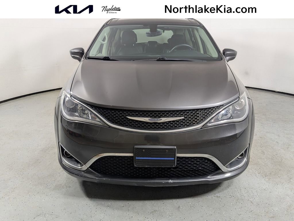 Used 2017 Chrysler Pacifica Touring-L image 1