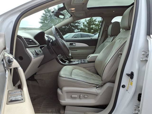 Used 2015 Lincoln MKX AWD w/ Equipment Group 102A image 13