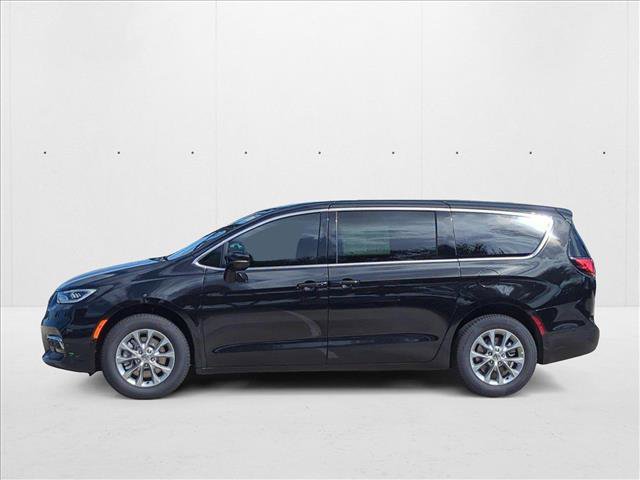 New 2025 Chrysler Pacifica Select image 5