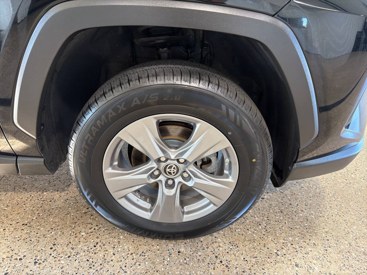 Used 2022 Toyota RAV4 LE AWD/4WD image 25