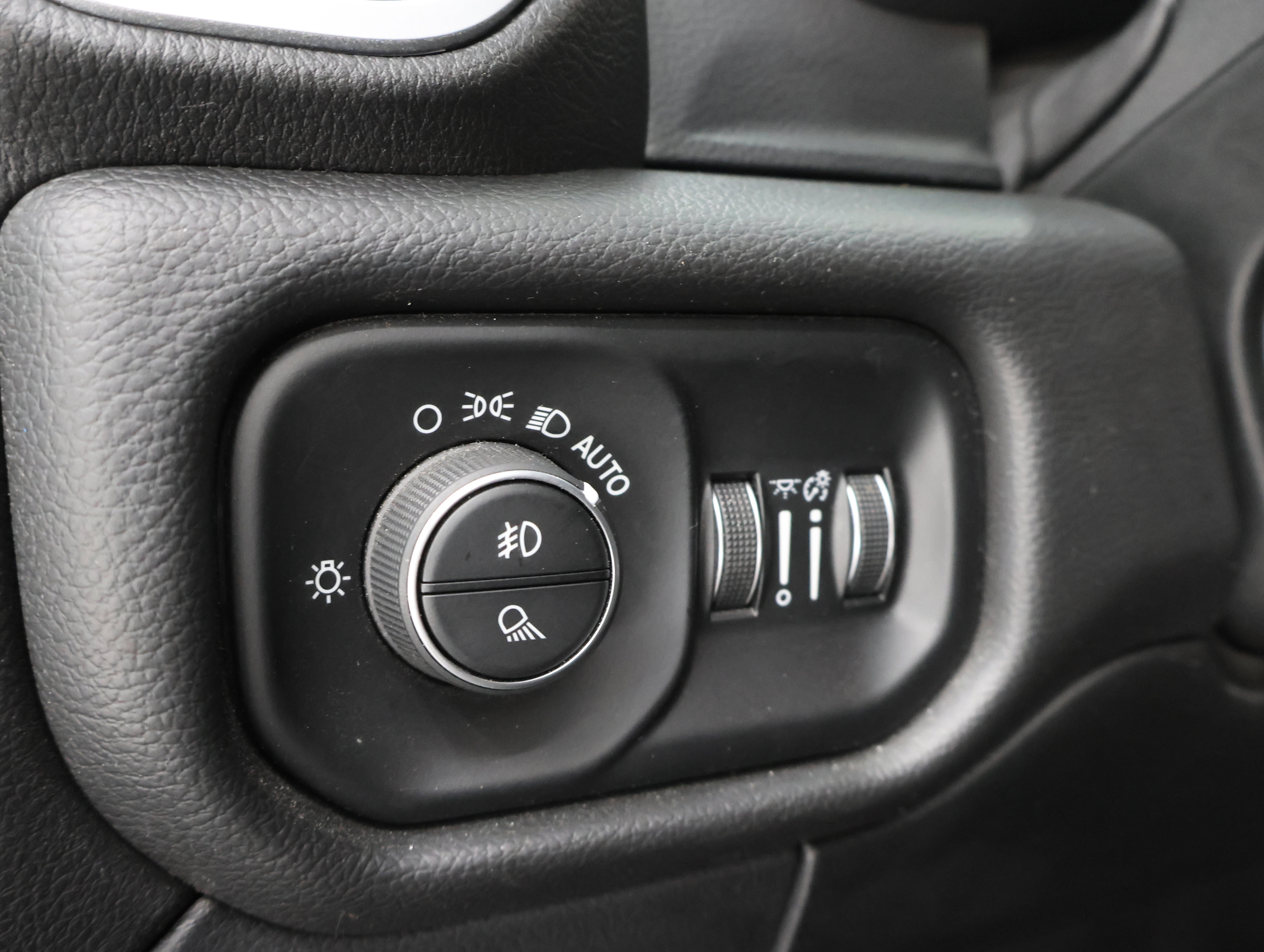 Used 2020 RAM 2500 Big Horn w/ Night Edition AWD/4WD image 42