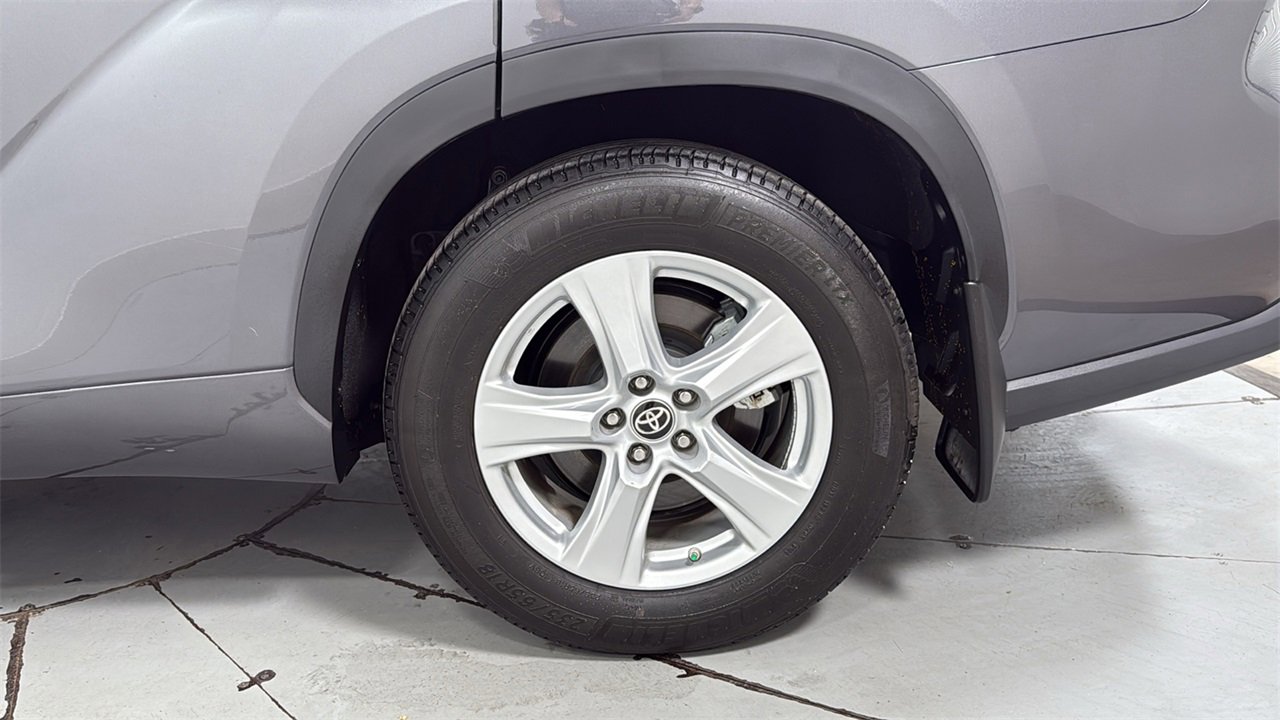Certified 2024 Toyota Highlander LE image 24