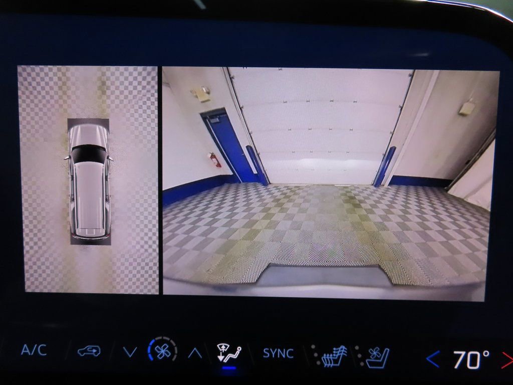 Used 2025 Chevrolet Suburban High Country AWD/4WD image 20