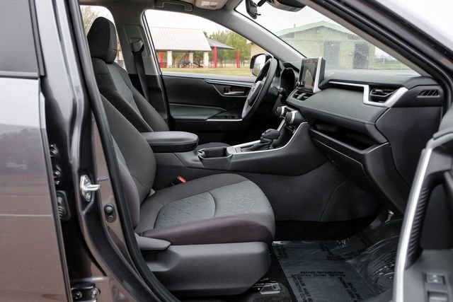 Used 2025 Toyota RAV4 XLE image 35