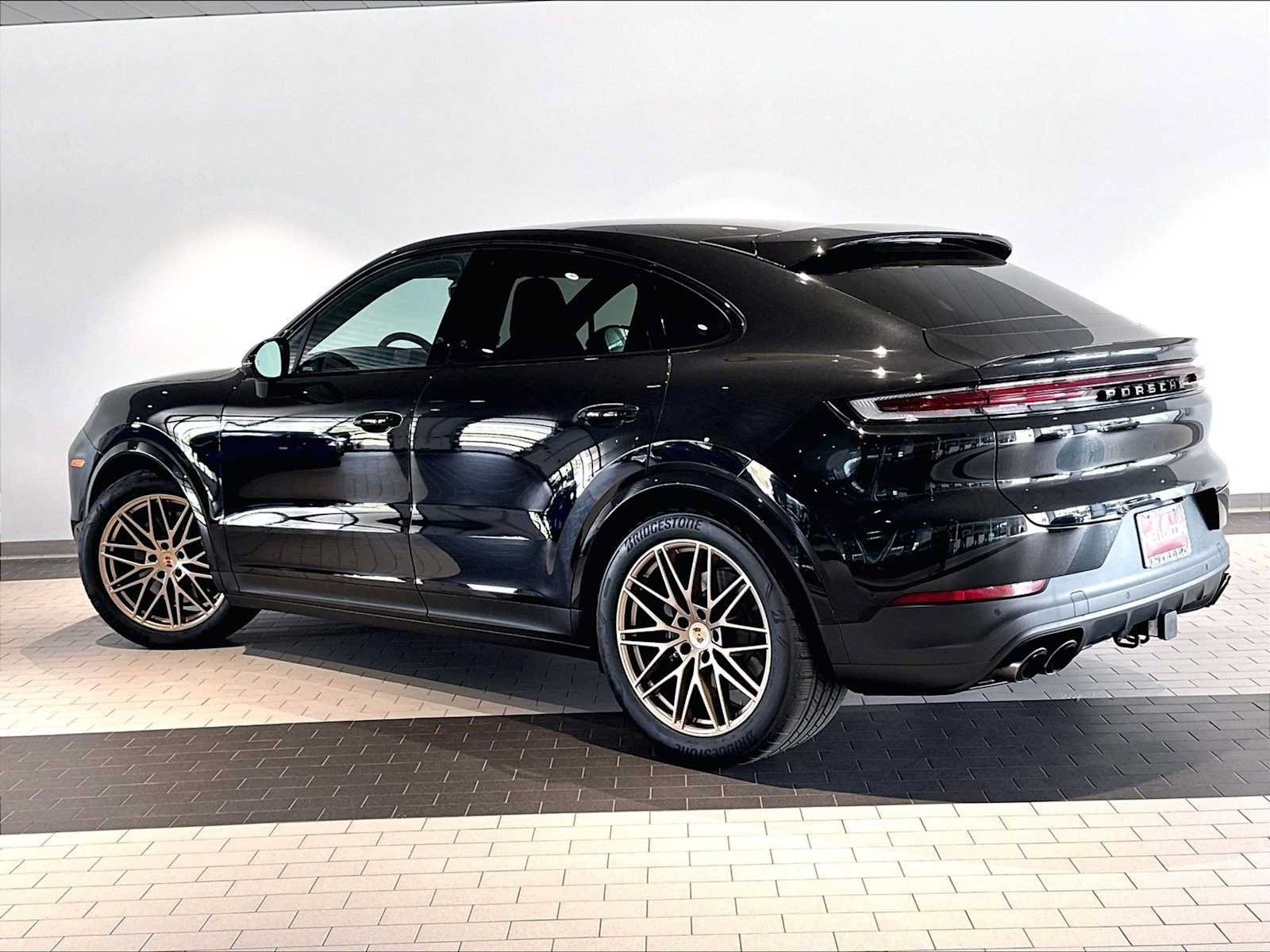 Used 2026 Porsche Cayenne Coupe AWD/4WD image 3