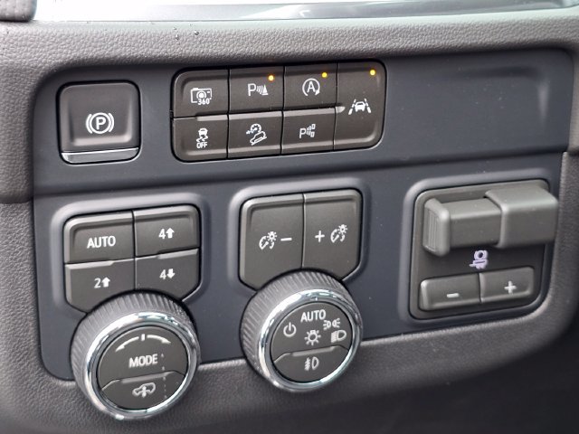 New 2026 Chevrolet Tahoe RST w/ RST Capability Package AWD/4WD image 10