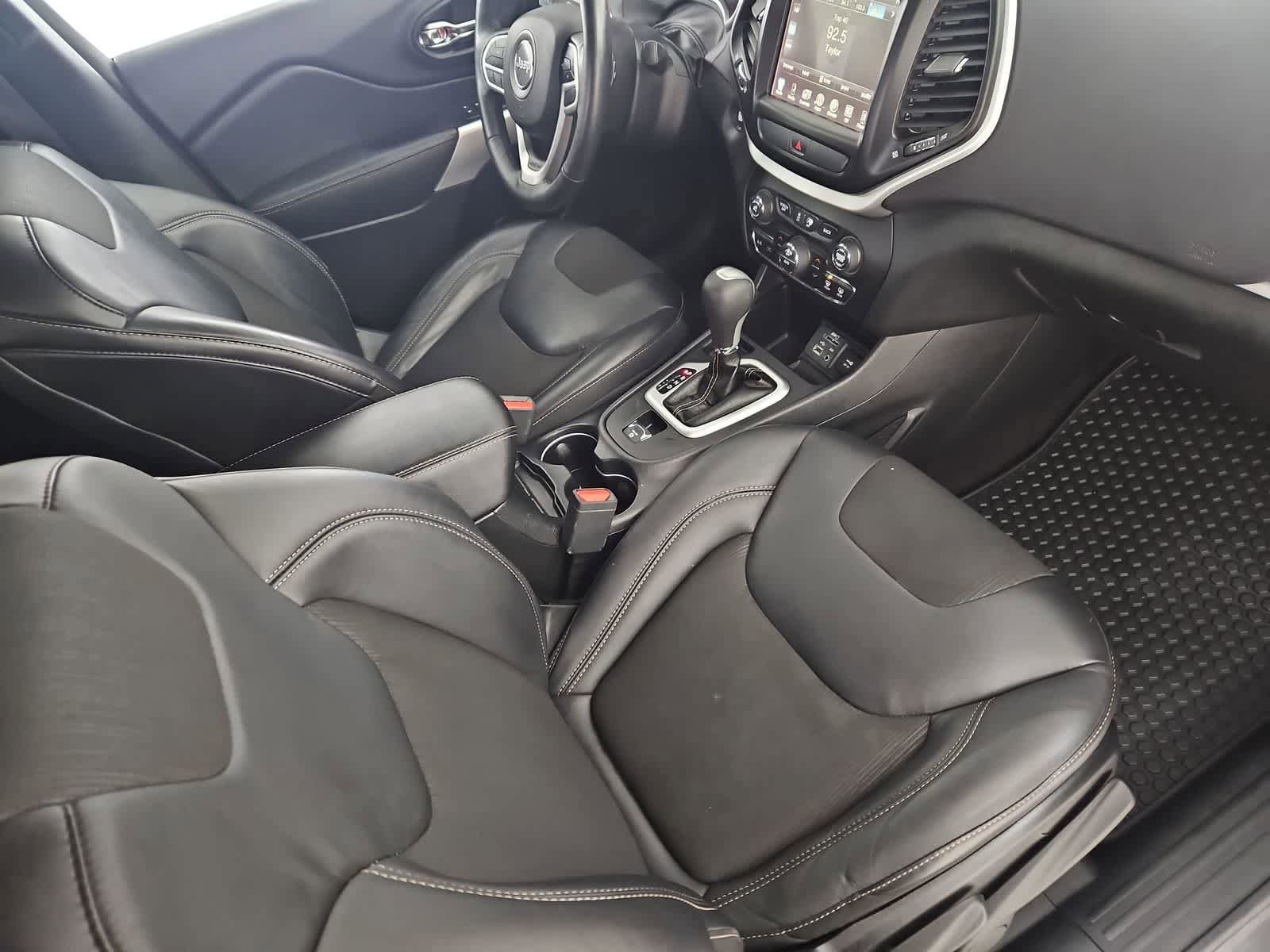 Used 2018 Jeep Cherokee Latitude Plus w/ Comfort/Convenience Group image 21