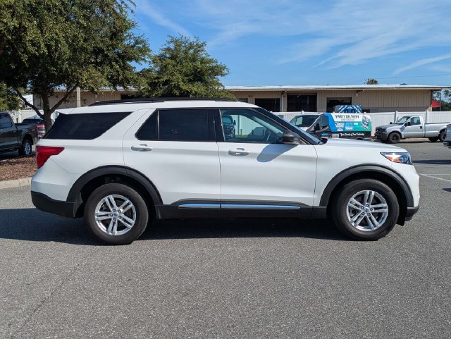 Certified 2023 Ford Explorer XLT w/ Equipment Group 202A AWD/4WD image 2
