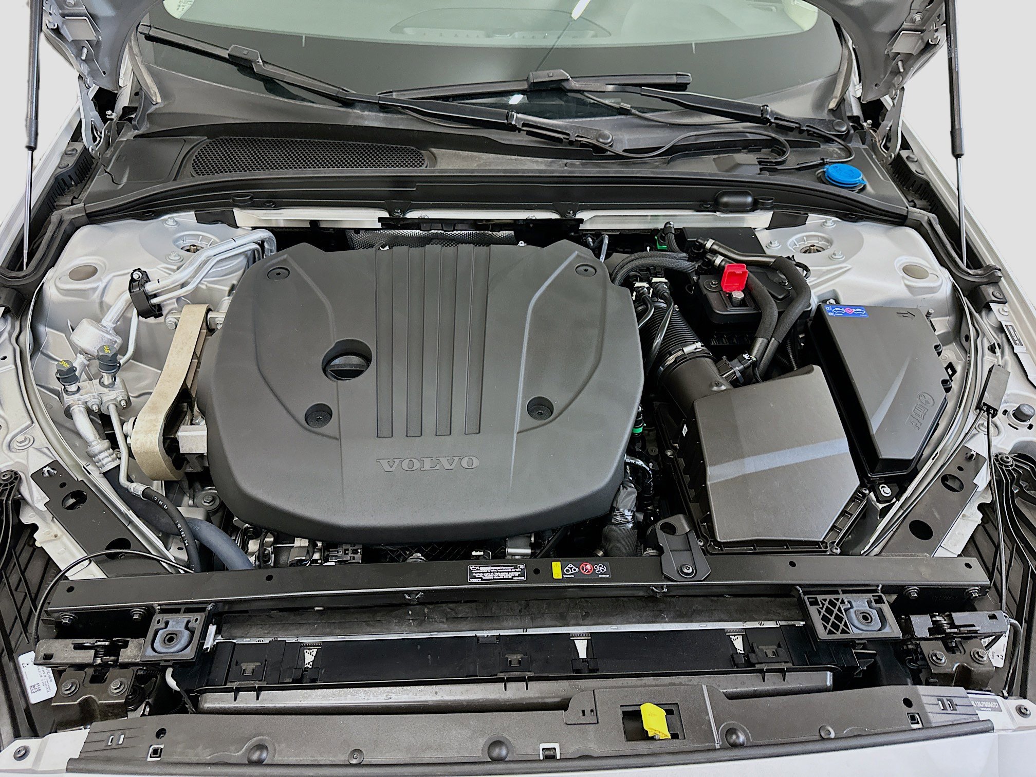 Used 2025 Volvo S60 B5 Core image 35