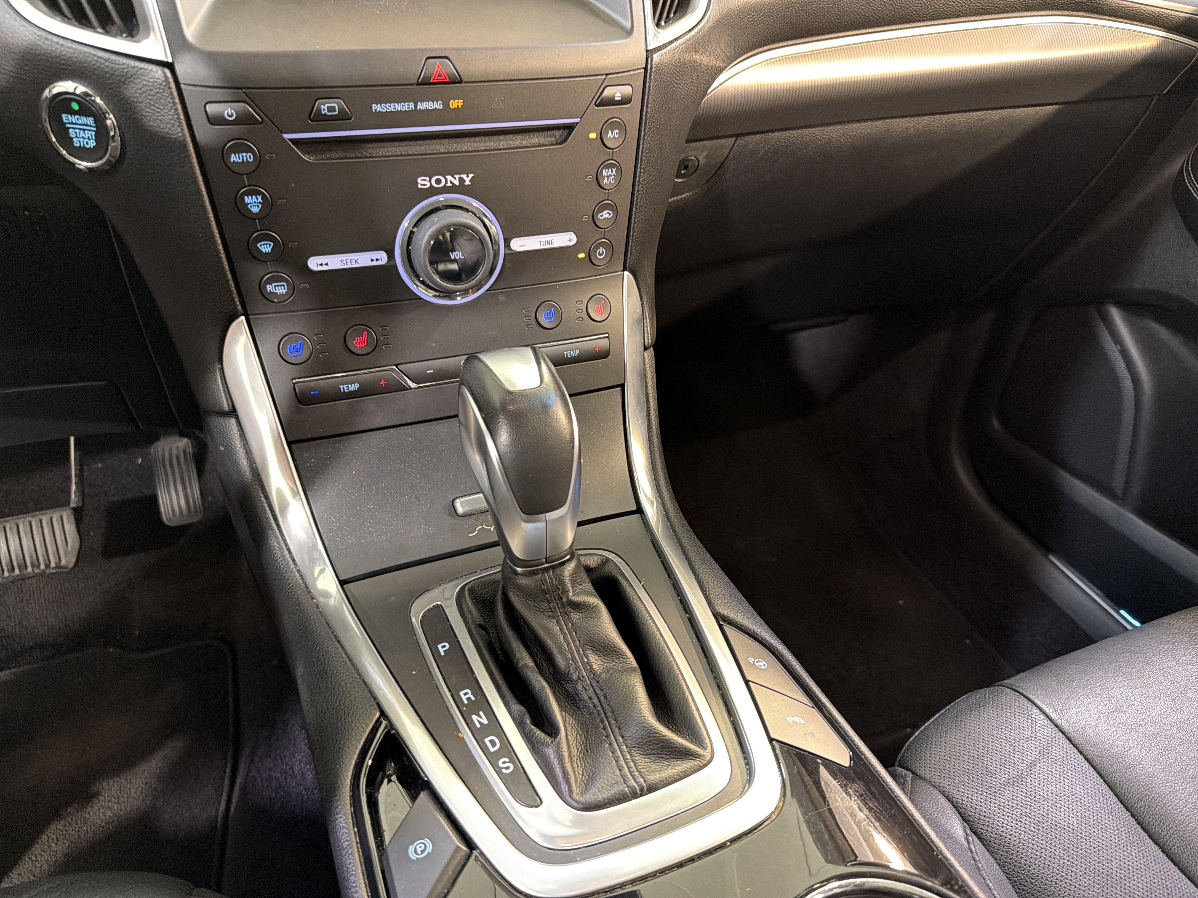 Used 2015 Ford Edge Titanium w/ Equipment Group 302A AWD/4WD image 20