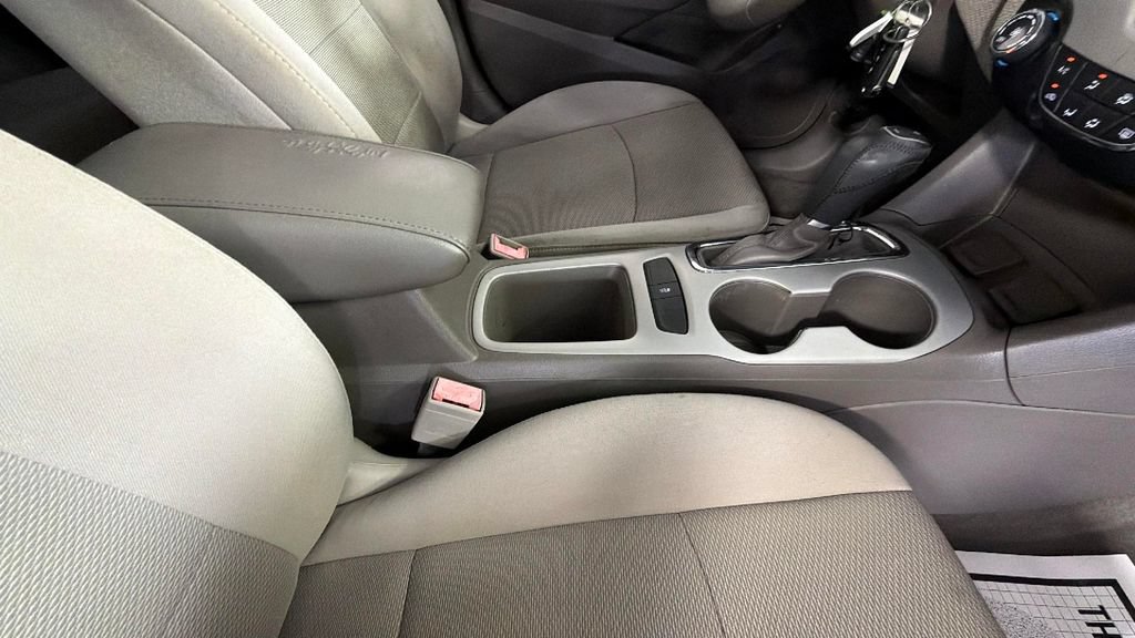 Used 2017 Chevrolet Cruze LS FWD image 32