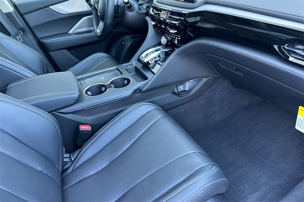 Certified 2025 Acura MDX w/ Technology Package image 18