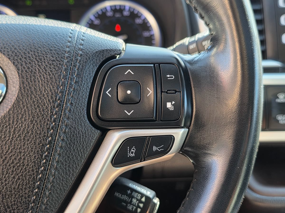 Used 2018 Toyota Highlander XLE FWD image 37