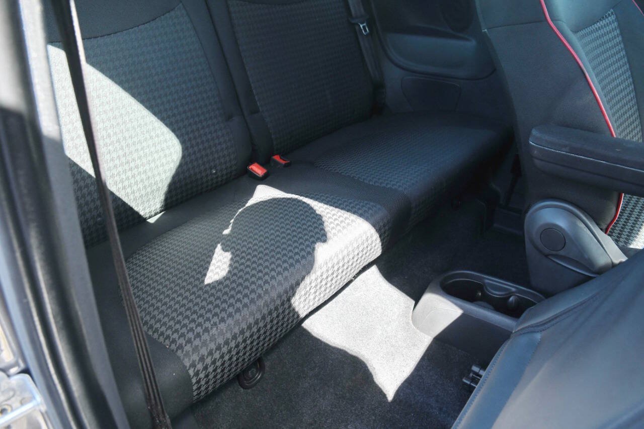 Used 2017 FIAT 500 Pop w/ Sport Appearance Package FWD image 40