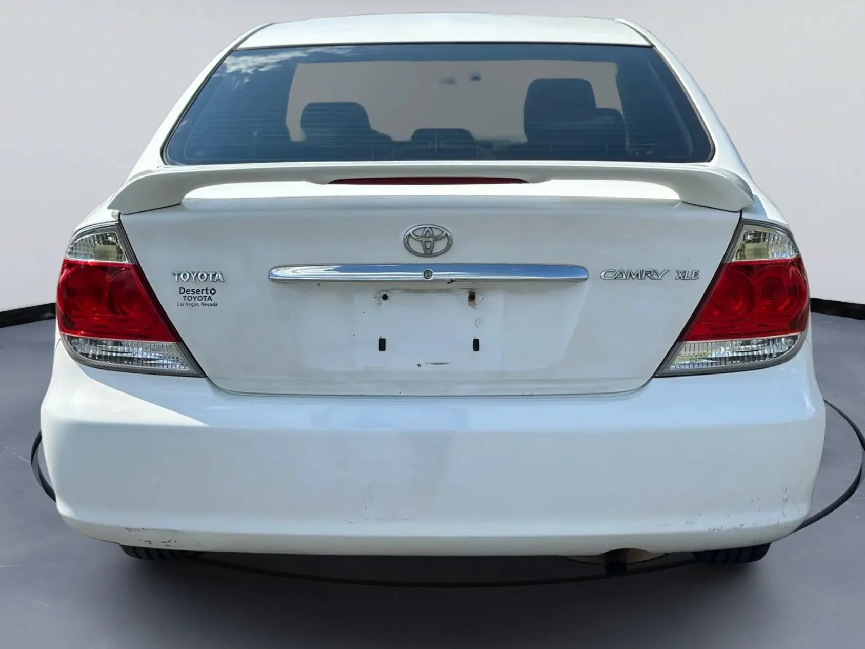 Used 2005 Toyota Camry XLE w/ XLE Premium Pkg FWD image 6