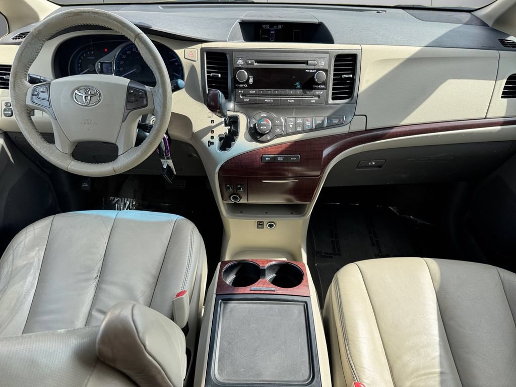 Used 2012 Toyota Sienna XLE AWD/4WD image 12
