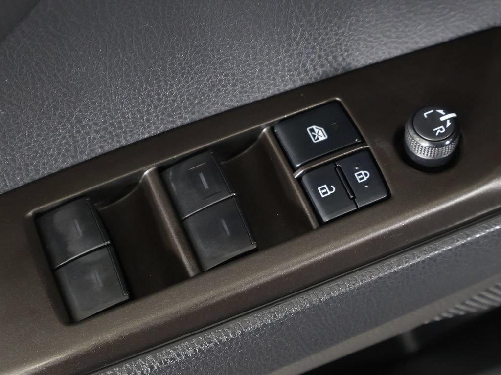 Used 2022 Toyota Camry SE FWD image 32