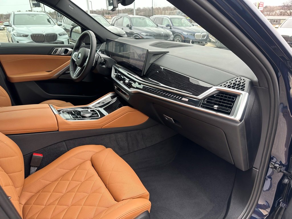 Used 2025 BMW X6 M60i image 11