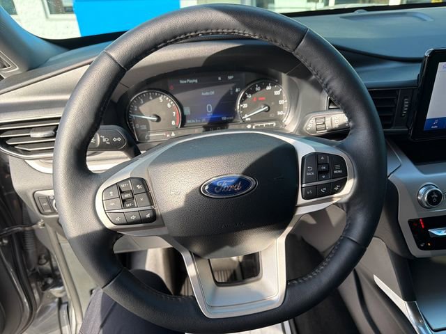 Used 2024 Ford Explorer XLT w/ Equipment Group 202A AWD/4WD image 21