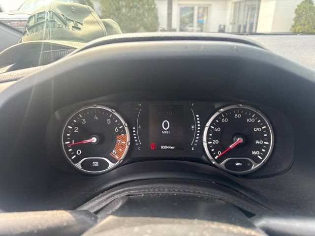 Used 2020 Jeep Renegade Altitude AWD/4WD image 6