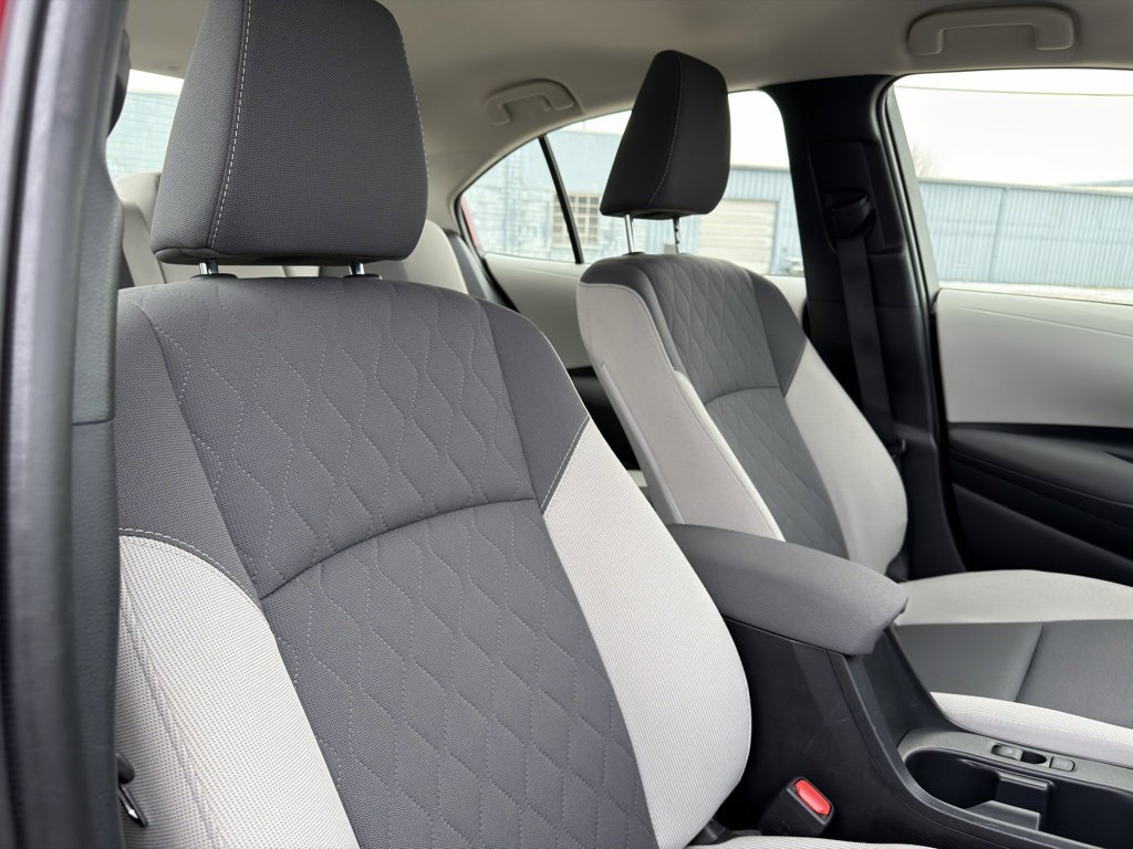 Used 2025 Toyota Corolla Hybrid Sedan image 33