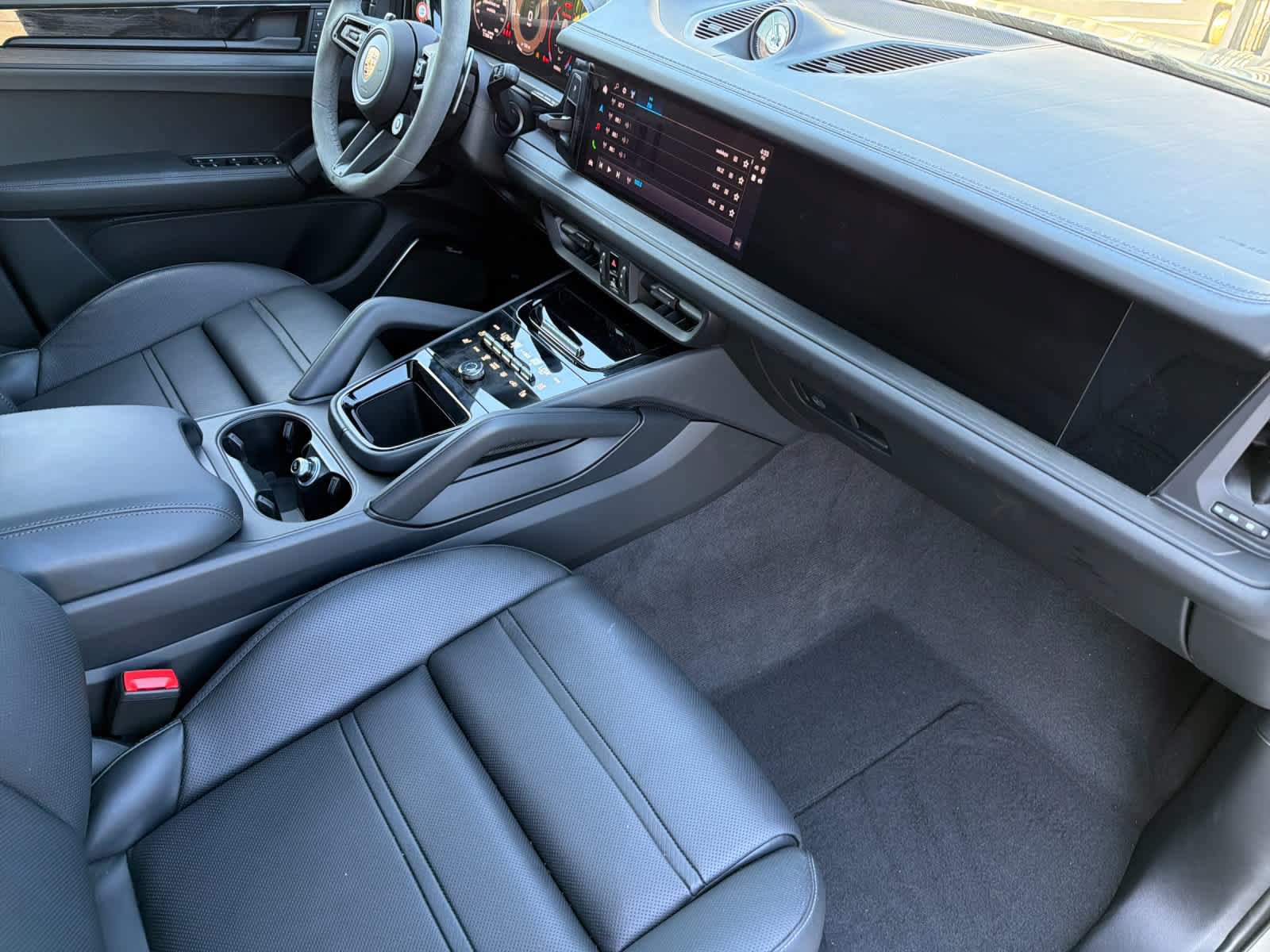 Certified 2026 Porsche Cayenne GTS AWD/4WD image 17