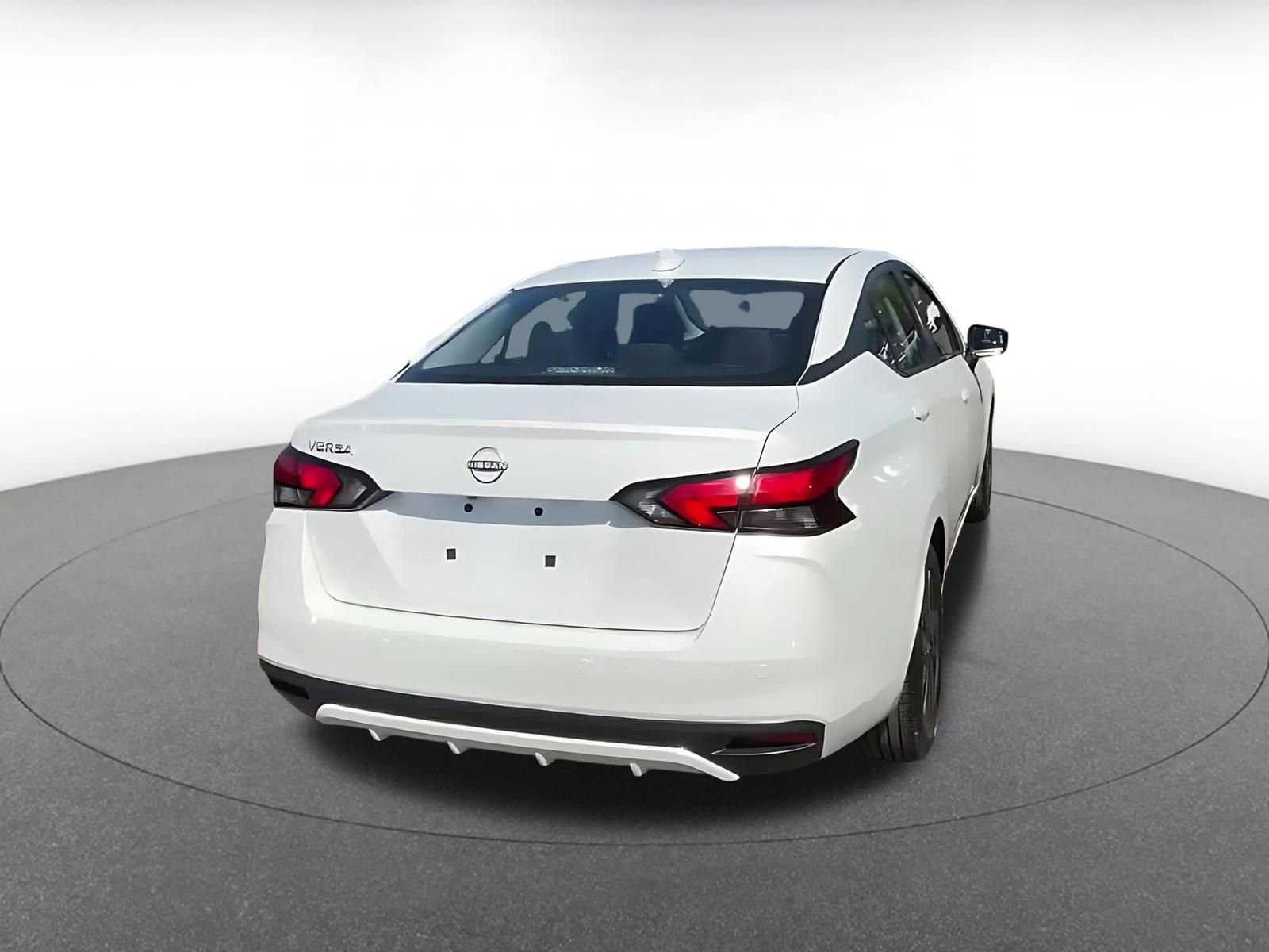 Used 2025 Nissan Versa SV FWD image 15