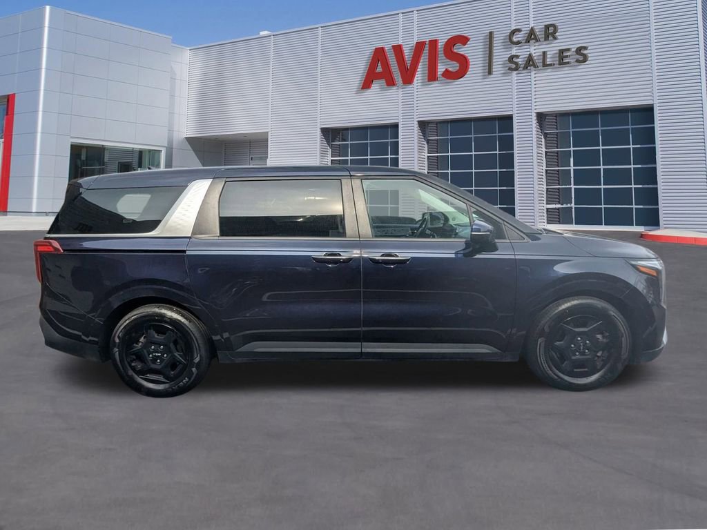 Used 2025 Kia Carnival image 5
