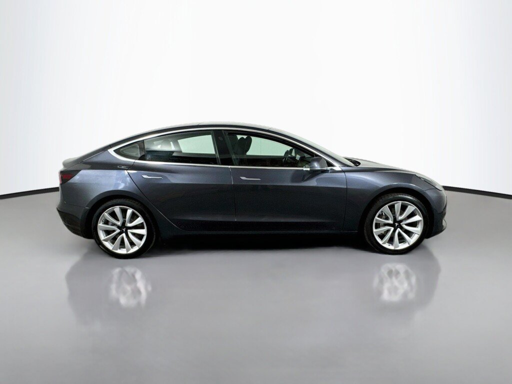 Used 2018 Tesla Model 3 Long Range RWD image 6