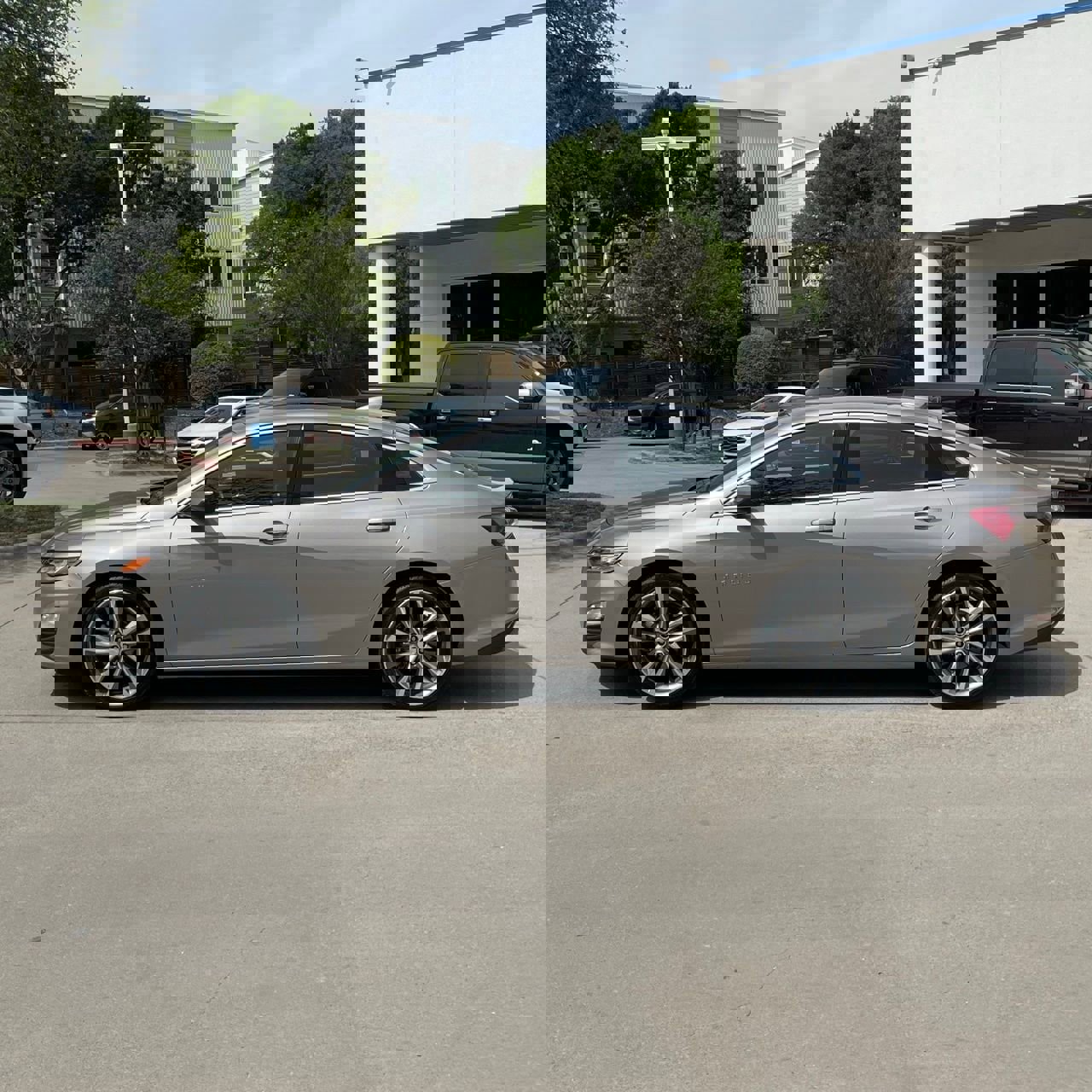 Used 2024 Chevrolet Malibu LT image 3