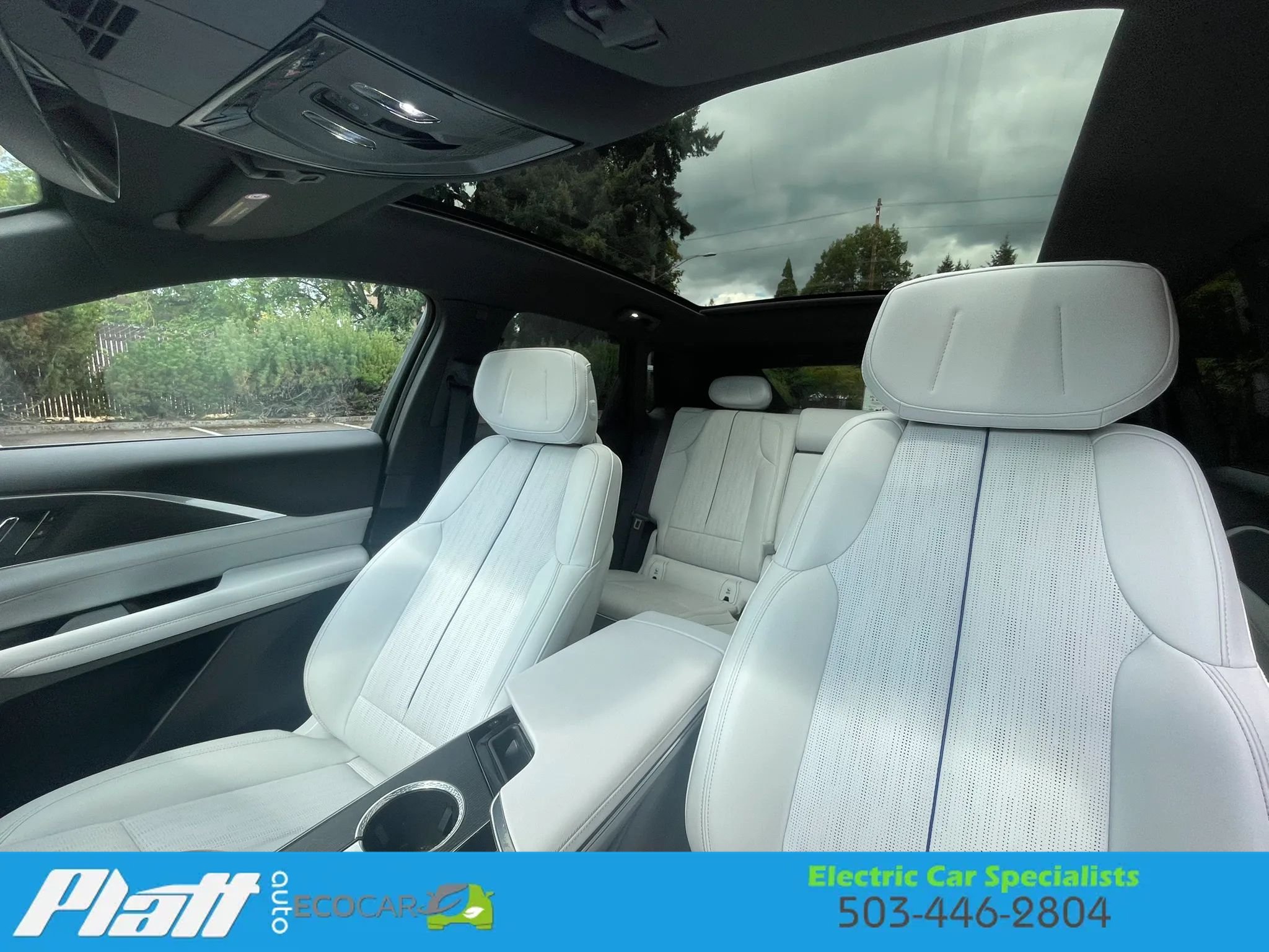 Used 2024 Cadillac Lyriq Luxury AWD/4WD image 36