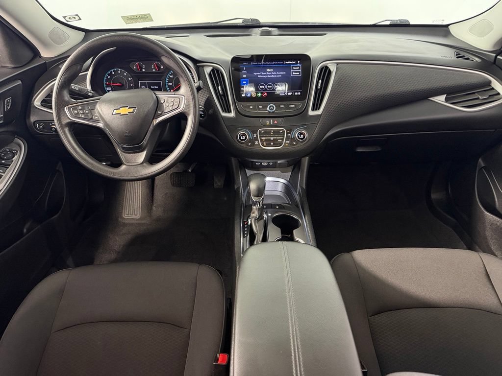 Used 2025 Chevrolet Malibu LT FWD image 13