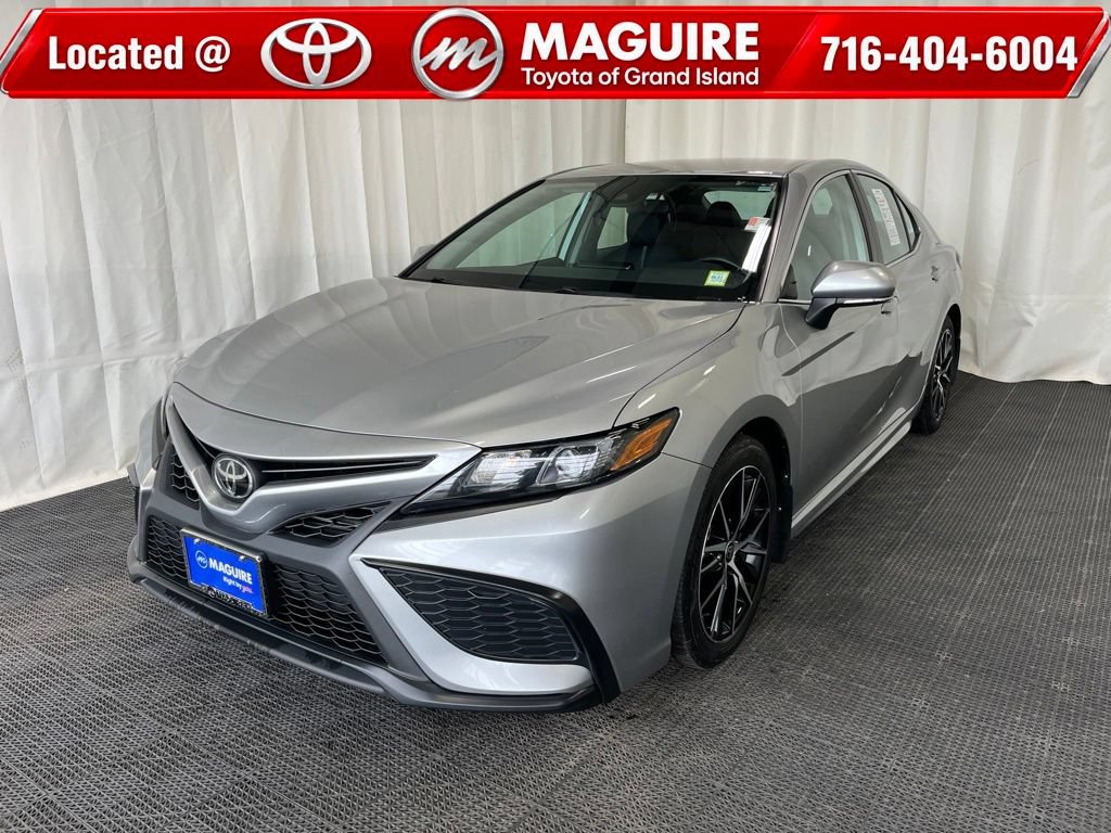 Used 2024 Toyota Camry SE AWD/4WD image 1