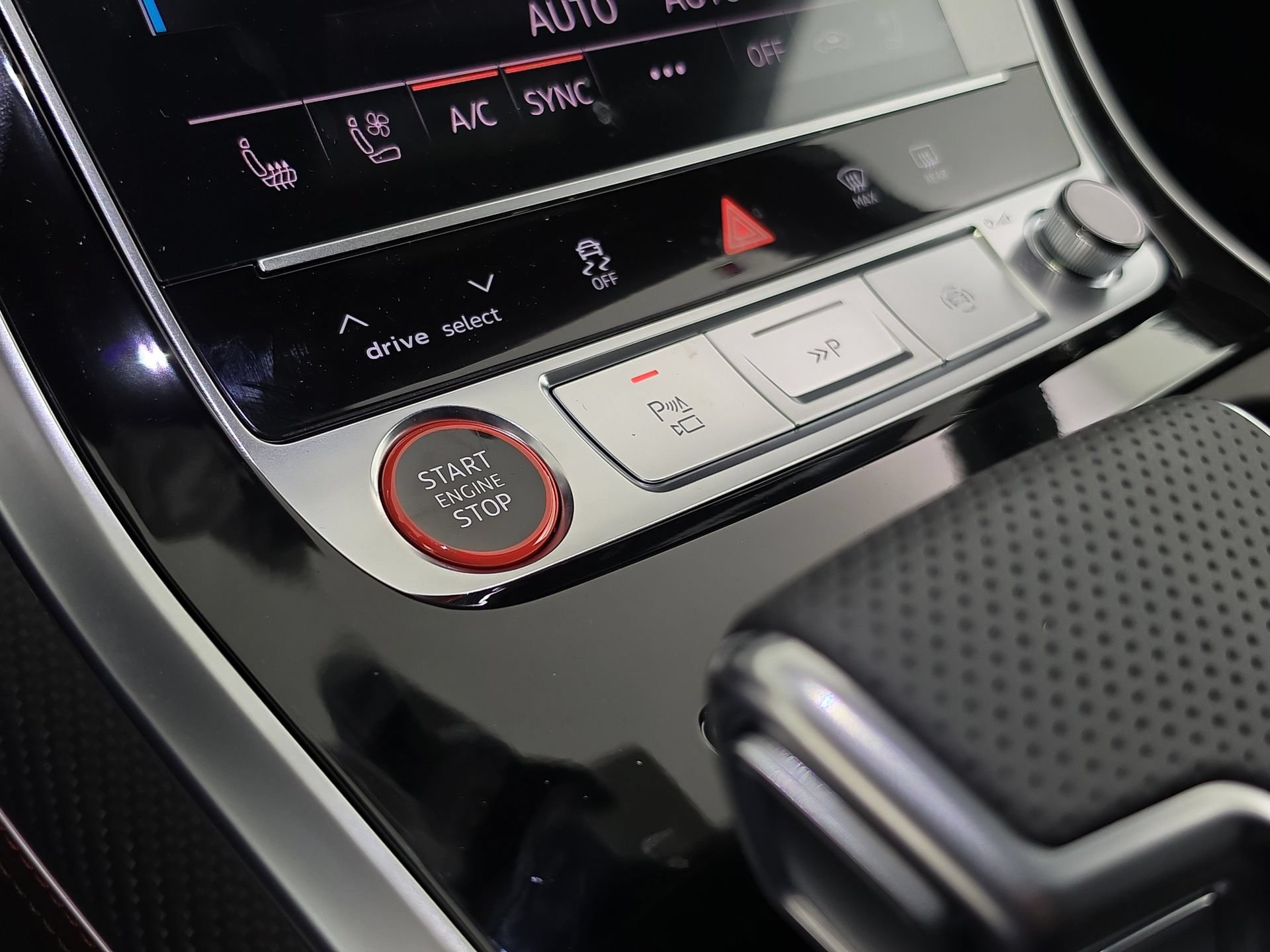 New 2026 Audi SQ8 Prestige AWD/4WD image 29