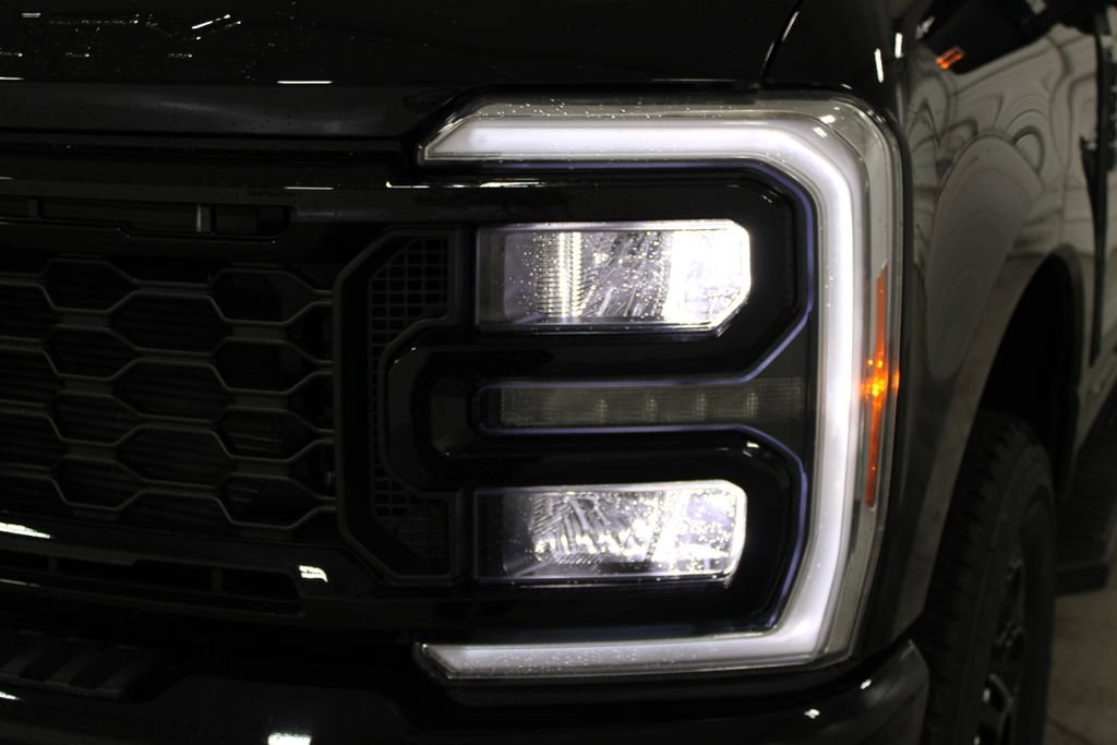 New 2026 Ford F250 Lariat w/ Black Appearance Package AWD/4WD image 12