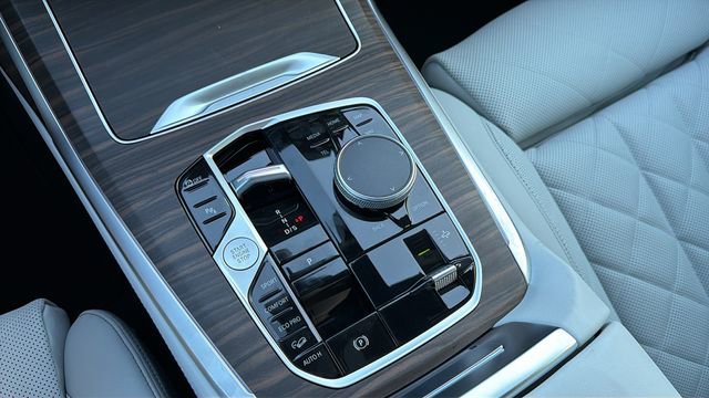 New 2026 BMW X7 xDrive40i w/ Premium Package image 19