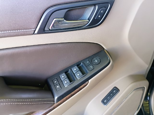 Used 2015 Chevrolet Suburban LT RWD image 20