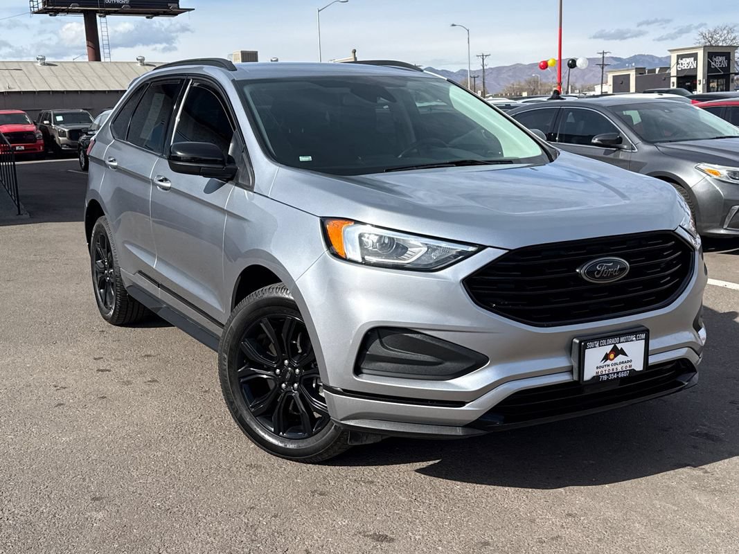 Used 2022 Ford Edge SE w/ Black Appearance Package