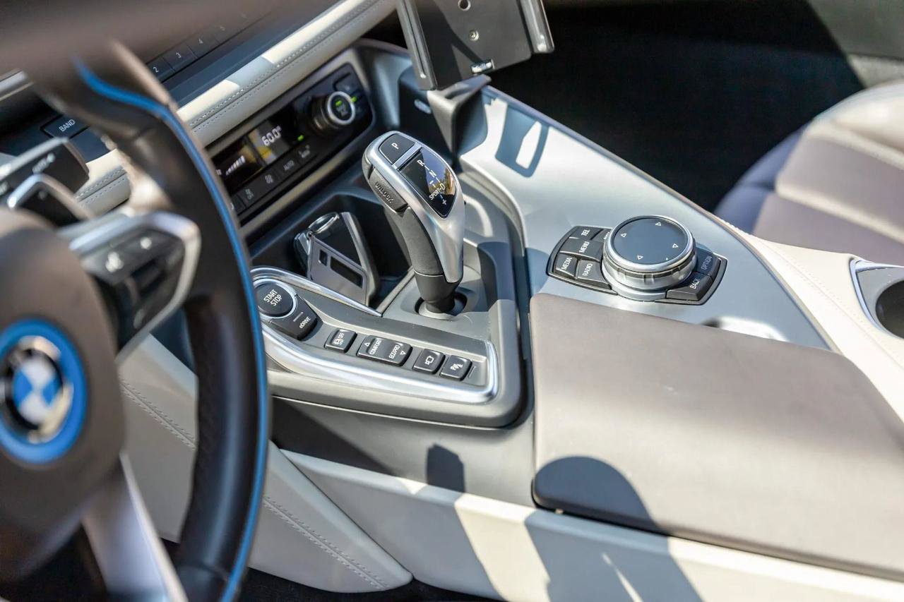 Used 2014 BMW i8 AWD/4WD image 33