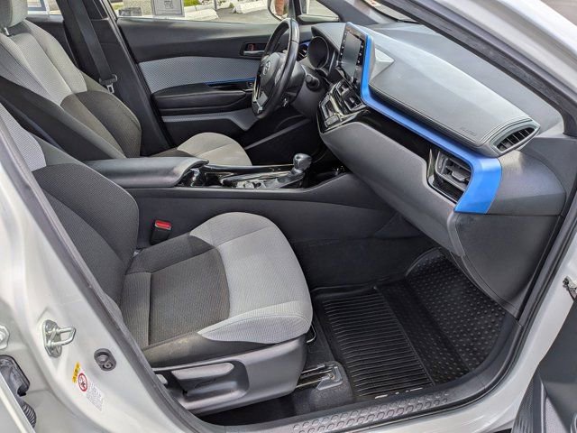 Used 2019 Toyota C-HR XLE FWD image 5