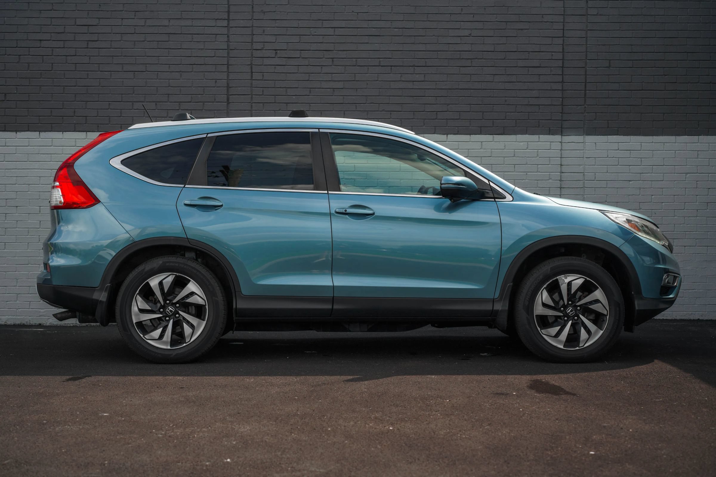 Used 2015 Honda CR-V Touring image 4