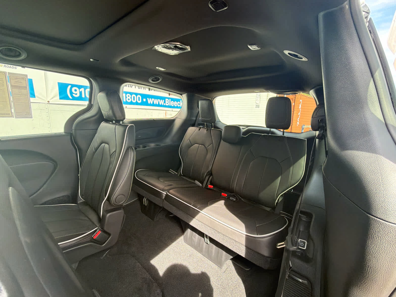 New 2027 Chrysler Pacifica Select FWD image 35